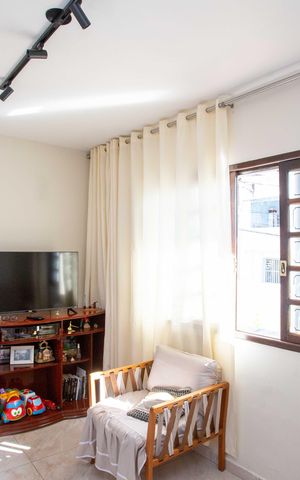 Casa à venda com 200m², 3 quartos e 2 vagasSala