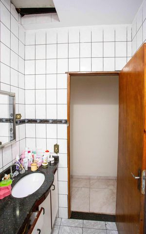 Casa à venda com 200m², 3 quartos e 2 vagasBanheiro