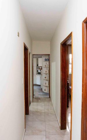 Casa à venda com 200m², 3 quartos e 2 vagasCorredor