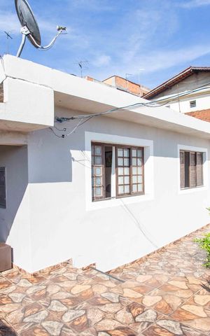 Casa à venda com 200m², 3 quartos e 2 vagasVaranda