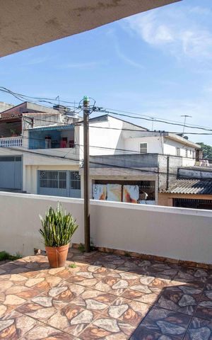 Casa à venda com 200m², 3 quartos e 2 vagasVaranda