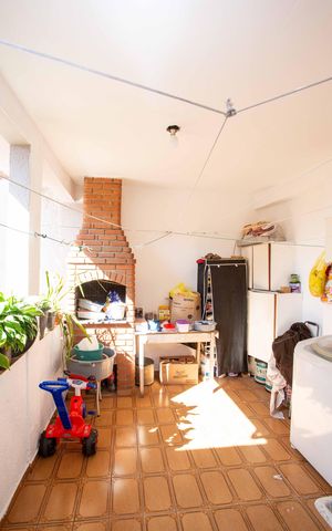 Casa à venda com 200m², 3 quartos e 2 vagasÁrea de Serviço