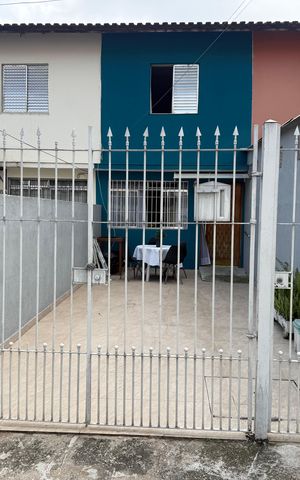 Casa à venda com 107m², 4 quartos e 2 vagas Casa à venda com 107m², 4 quartos e 2 vagasFachada