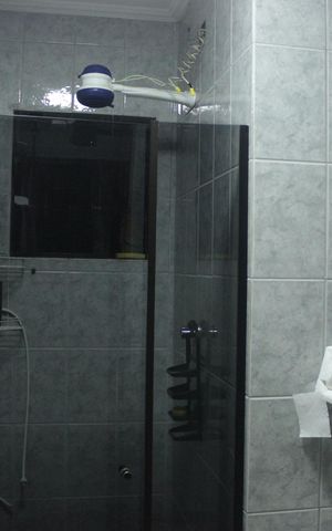 Casa para alugar com 250m², 3 quartos e 8 vagasBanheiro social 