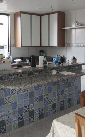 Casa para alugar com 250m², 3 quartos e 8 vagasCozinha 