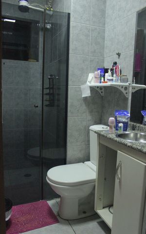 Casa para alugar com 250m², 3 quartos e 8 vagasBanheiro social 
