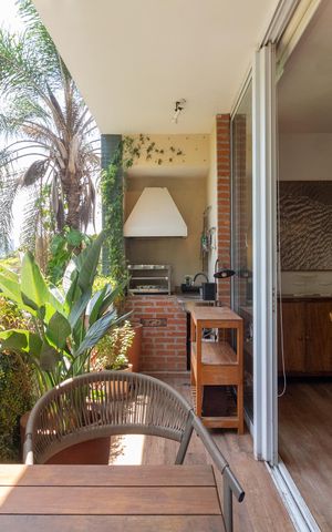 Apartamento para alugar com 130m², 3 quartos e 2 vagas Apartamento para alugar com 130m², 3 quartos e 2 vagasVaranda