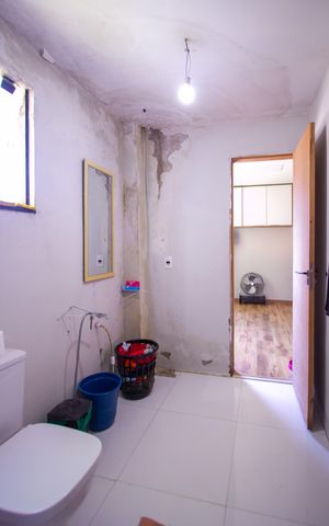 Casa de condomínio à venda com 150m², 3 quartos e 1 vaga Casa de condomínio à venda com 150m², 3 quartos e 1 vagaBanheiro das Suítes 2 e 3