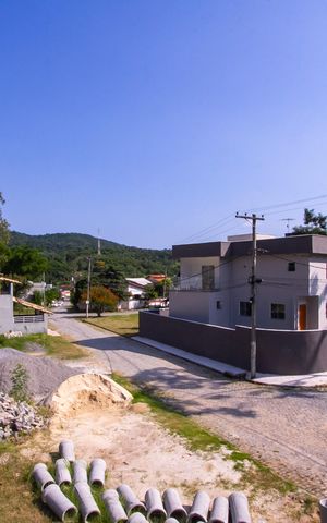 Casa de condomínio à venda com 150m², 3 quartos e 1 vaga Casa de condomínio à venda com 150m², 3 quartos e 1 vagaVista da Varanda da Suíte 1
