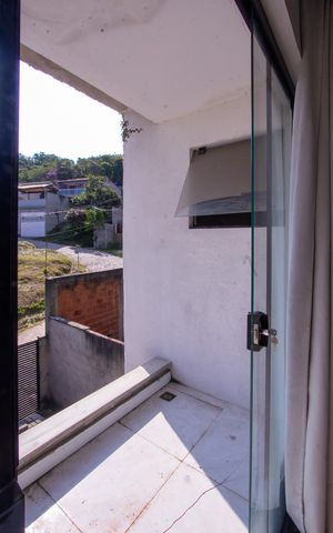 Casa de condomínio à venda com 150m², 3 quartos e 1 vaga Casa de condomínio à venda com 150m², 3 quartos e 1 vagaVaranda da Suíte 1