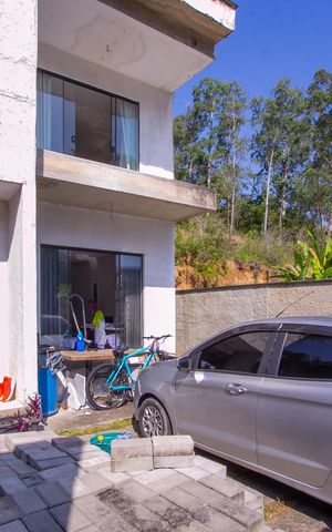 Casa de condomínio à venda com 150m², 3 quartos e 1 vaga Casa de condomínio à venda com 150m², 3 quartos e 1 vagaQuintal