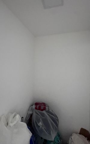 Casa de condomínio à venda com 180m², 4 quartos e 2 vagas Casa de condomínio à venda com 180m², 4 quartos e 2 vagasSuíte 2 - Closet