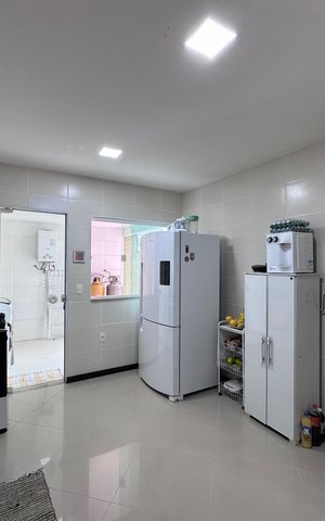 Casa de condomínio à venda com 180m², 4 quartos e 2 vagas Casa de condomínio à venda com 180m², 4 quartos e 2 vagasCozinha