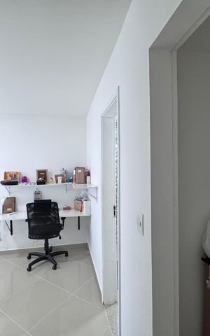 Casa de condomínio à venda com 180m², 4 quartos e 2 vagas Casa de condomínio à venda com 180m², 4 quartos e 2 vagasSuíte