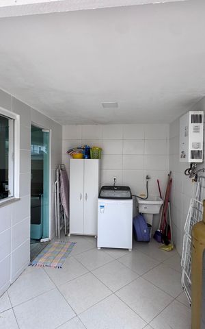 Casa de condomínio à venda com 180m², 4 quartos e 2 vagas Casa de condomínio à venda com 180m², 4 quartos e 2 vagasÁrea de Serviço