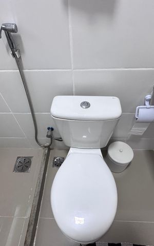 Casa de condomínio à venda com 180m², 4 quartos e 2 vagas Casa de condomínio à venda com 180m², 4 quartos e 2 vagasBanheiro Social (Canadense)