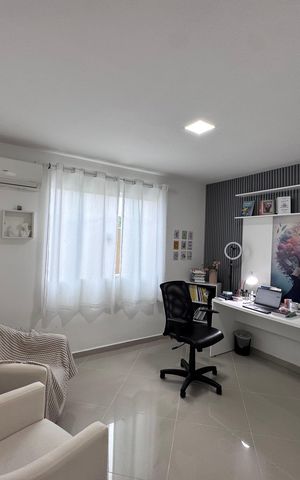 Casa de condomínio à venda com 180m², 4 quartos e 2 vagas Casa de condomínio à venda com 180m², 4 quartos e 2 vagasSuíte 1 (Canadense)