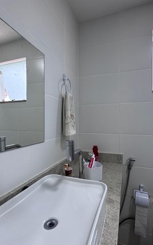 Casa de condomínio à venda com 180m², 4 quartos e 2 vagas Casa de condomínio à venda com 180m², 4 quartos e 2 vagasSuíte 4 - Banheiro