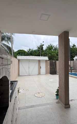 Casa de condomínio à venda com 180m², 4 quartos e 2 vagas Casa de condomínio à venda com 180m², 4 quartos e 2 vagasÁrea externa