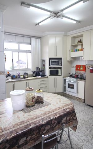 Apartamento à venda com 250m², 4 quartos e 4 vagasCozinha