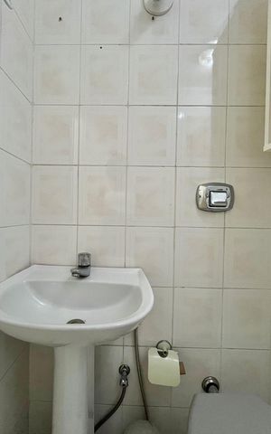 Apartamento à venda com 121m², 2 quartos e 3 vagas Apartamento à venda com 121m², 2 quartos e 3 vagasBanheiro