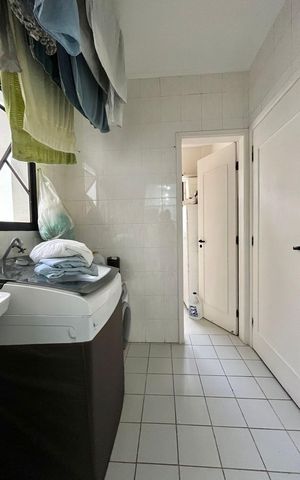 Apartamento à venda com 121m², 2 quartos e 3 vagas Apartamento à venda com 121m², 2 quartos e 3 vagasÁrea de Serviço