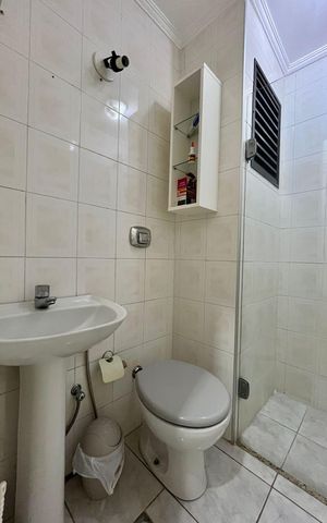 Apartamento à venda com 121m², 2 quartos e 3 vagas Apartamento à venda com 121m², 2 quartos e 3 vagasBanheiro