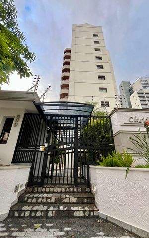 Apartamento à venda com 121m², 2 quartos e 3 vagas Apartamento à venda com 121m², 2 quartos e 3 vagasFachada do Prédio