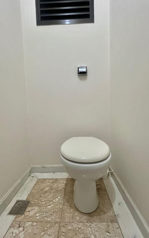 Apartamento à venda com 121m², 2 quartos e 3 vagas Apartamento à venda com 121m², 2 quartos e 3 vagasLavabo