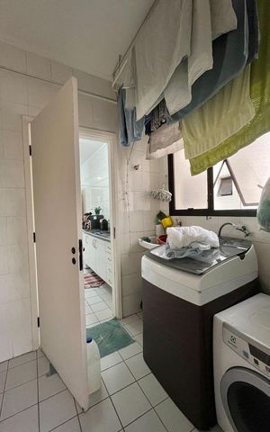 Apartamento à venda com 121m², 2 quartos e 3 vagas Apartamento à venda com 121m², 2 quartos e 3 vagasÁrea de Serviço