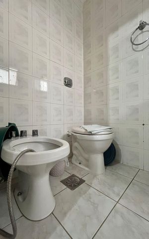 Apartamento à venda com 121m², 2 quartos e 3 vagas Apartamento à venda com 121m², 2 quartos e 3 vagasBanheiro da Suíte 2