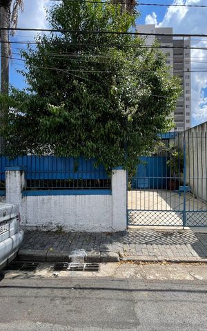 Casa para alugar com 120m², 3 quartos e 3 vagas Casa para alugar com 120m², 3 quartos e 3 vagasFachada