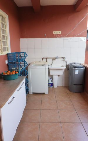 Casa à venda com 138m², 3 quartos e 1 vagaÁrea de Serviço