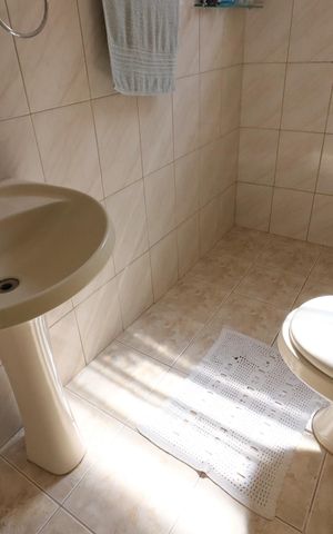 Casa à venda com 138m², 3 quartos e 1 vagaBanheiro 2