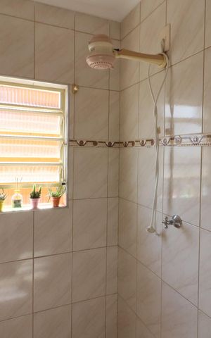 Casa à venda com 138m², 3 quartos e 1 vagaBanheiro 2
