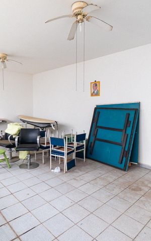 Casa à venda com 217m², 4 quartos e 3 vagasSalão