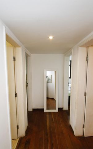 Apartamento à venda com 300m², 4 quartos e 2 vagasCorredor