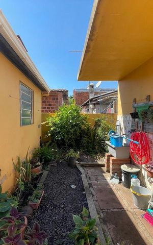 Casa à venda com 80m², 2 quartos e 3 vagas