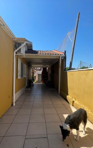 Casa à venda com 80m², 2 quartos e 3 vagas