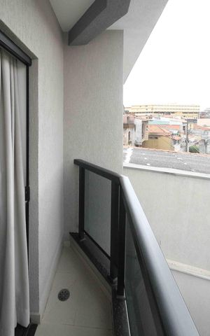 Casa à venda com 140m², 3 quartos e 2 vagas Casa à venda com 140m², 3 quartos e 2 vagasVaranda