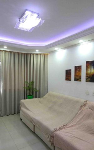 Casa à venda com 140m², 3 quartos e 2 vagas Casa à venda com 140m², 3 quartos e 2 vagasSala