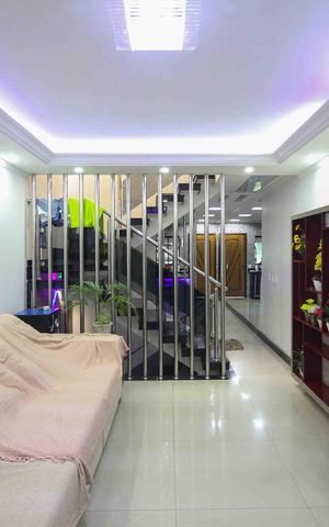 Casa à venda com 140m², 3 quartos e 2 vagas Casa à venda com 140m², 3 quartos e 2 vagasSala