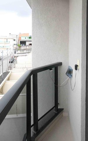 Casa à venda com 140m², 3 quartos e 2 vagas Casa à venda com 140m², 3 quartos e 2 vagasVaranda