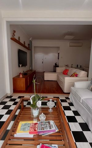 Apartamento à venda com 130m², 3 quartos e 1 vaga Apartamento à venda com 130m², 3 quartos e 1 vagaSala