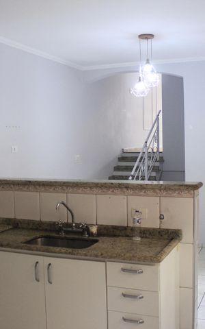 Casa à venda com 278m², 5 quartos e 3 vagasCozinha