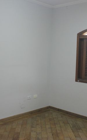 Casa à venda com 278m², 5 quartos e 3 vagasQuarto 2