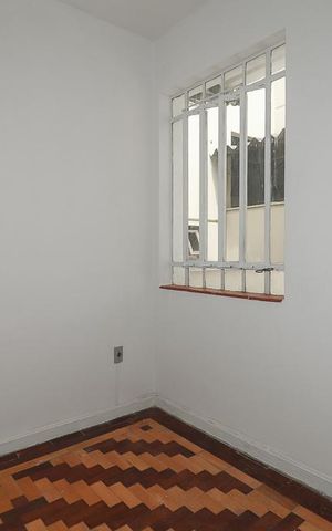 Casa à venda com 350m², 4 quartos e 2 vagasHall