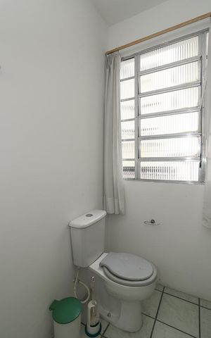 Casa à venda com 350m², 4 quartos e 2 vagasBanheiro