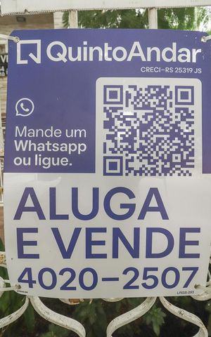 Casa à venda com 350m², 4 quartos e 2 vagasFachada