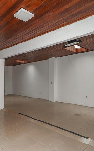 Casa à venda com 350m², 4 quartos e 2 vagasSalão Fundos